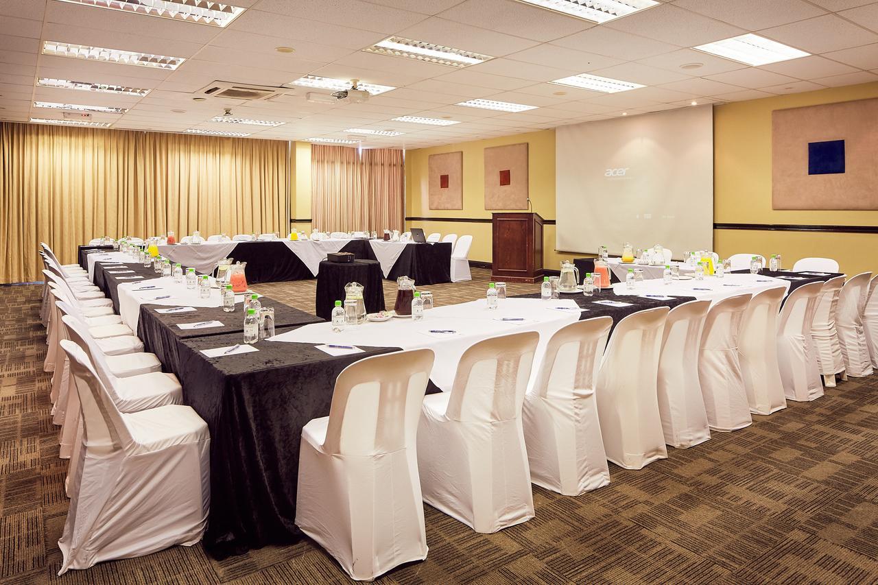 First Group Oceanic Hotel Durban Kültér fotó